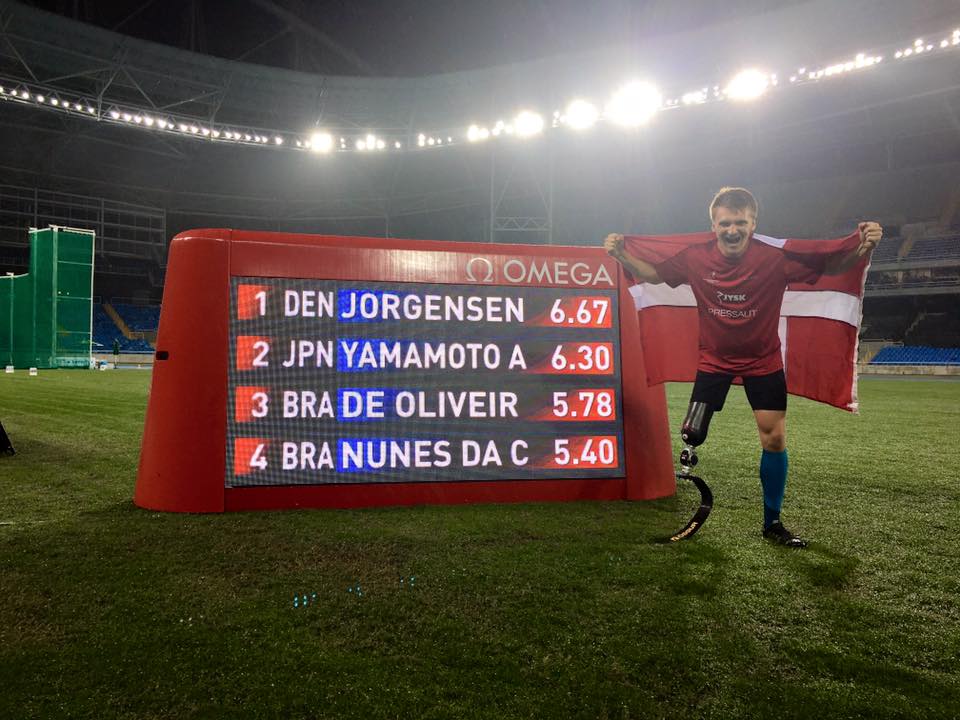 Daniel Wagner generobrer verdensrekord i længdespring